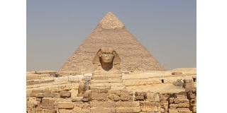 Identify this famous monument :